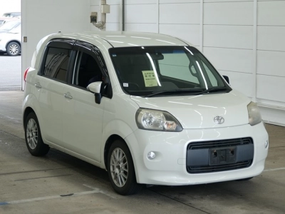 TOYOTA PORTE
