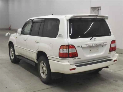 TOYOTA LAND CRUISER