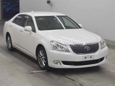 TOYOTA CROWN MAJESTA