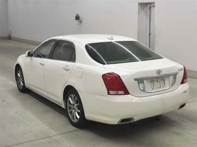 TOYOTA CROWN MAJESTA