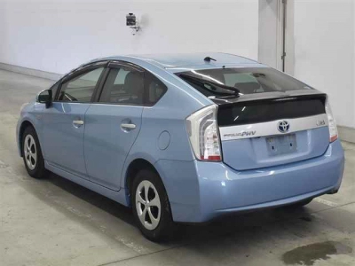 TOYOTA PRIUS PHV