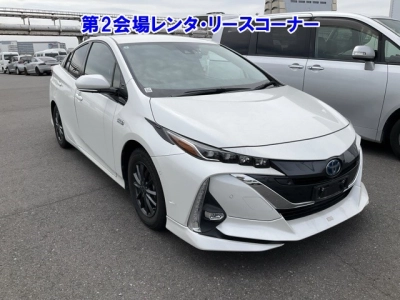 TOYOTA PRIUS PHV