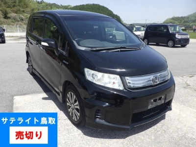 HONDA FREED SPIKE HYBRID