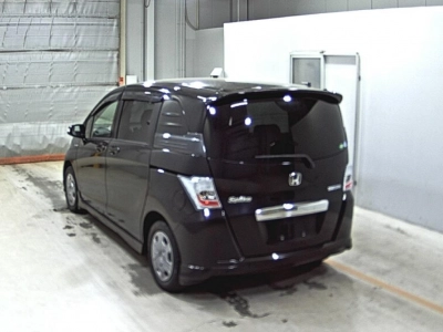 HONDA FREED SPIKE HYBRID