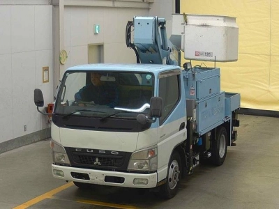 MITSUBISHI CANTER