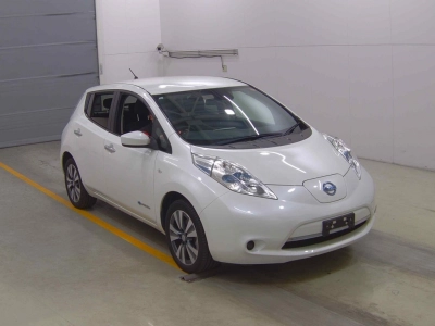 NISSAN LEAF