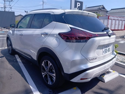 NISSAN KICKS