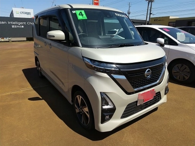 NISSAN ROOX