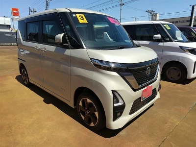 NISSAN ROOX