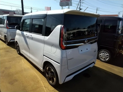 NISSAN ROOX