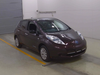 NISSAN LEAF