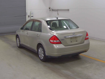 NISSAN TIIDA LATIO