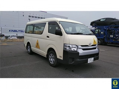 TOYOTA HIACE