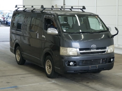 TOYOTA REGIUS ACE