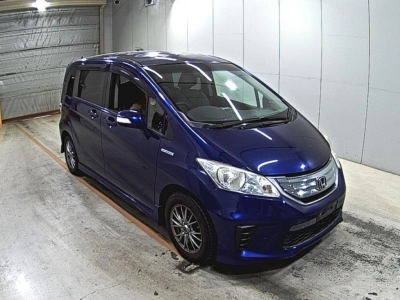 HONDA FREED HYBRID