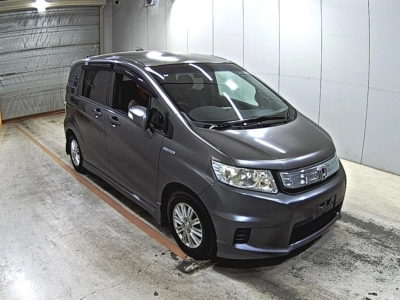 HONDA FREED SPIKE HYBRID