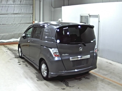 HONDA FREED SPIKE HYBRID