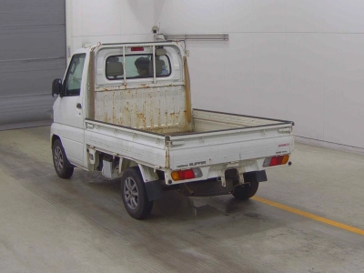 NISSAN CLIPPER TRUCK