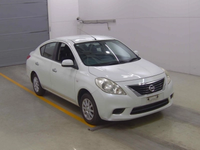 NISSAN TIIDA LATIO