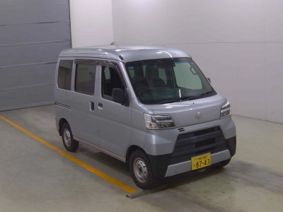 TOYOTA PIXIS VAN
