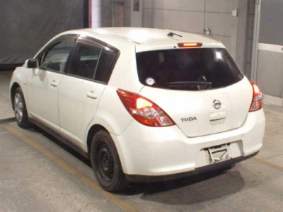 NISSAN TIIDA