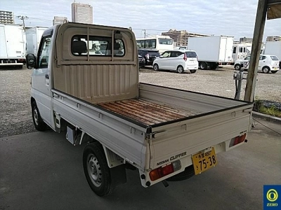 NISSAN CLIPPER TRUCK