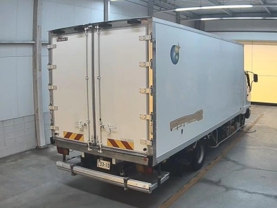 MITSUBISHI FUSO FIGHTER