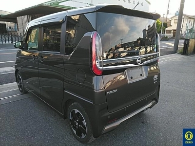 NISSAN ROOX