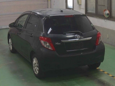 TOYOTA VITZ