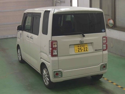 DAIHATSU WAKE
