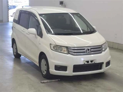 HONDA FREED SPIKE