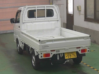 NISSAN CLIPPER TRUCK