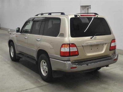 TOYOTA LAND CRUISER