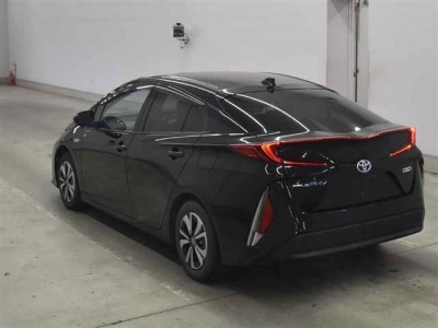 TOYOTA PRIUS PHV