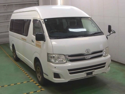 TOYOTA REGIUS ACE
