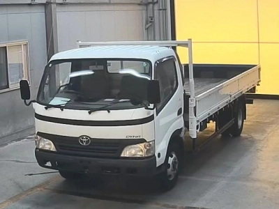 TOYOTA DYNA