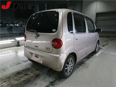 DAIHATSU MOVE LATTE