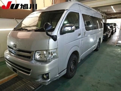 TOYOTA HIACE WAGON