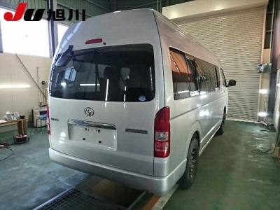 TOYOTA HIACE WAGON