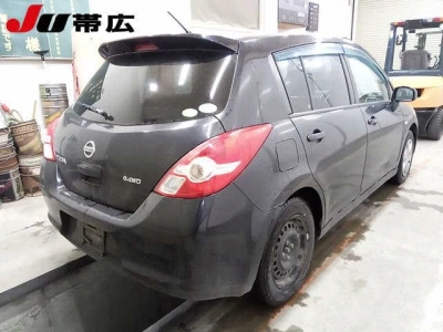 NISSAN TIIDA