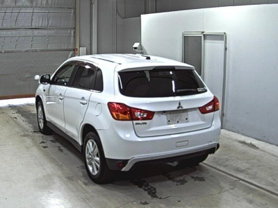 MITSUBISHI RVR