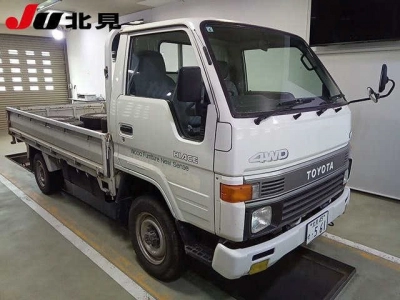 TOYOTA HIACE TRUCK