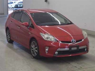 TOYOTA PRIUS PHV