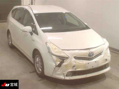 TOYOTA PRIUS ALPHA