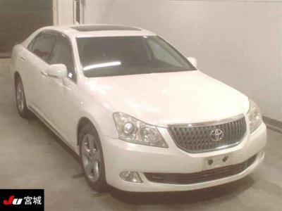 TOYOTA CROWN MAJESTA