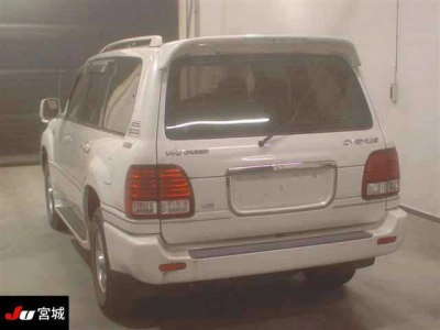 TOYOTA LAND CRUISER 100