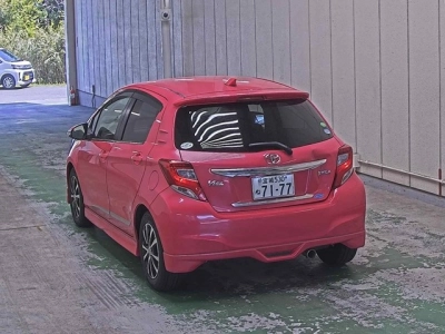 TOYOTA VITZ