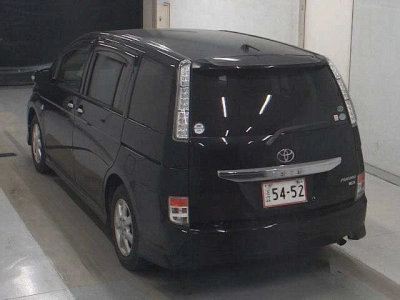 TOYOTA ISIS