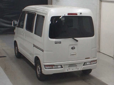 TOYOTA PIXIS VAN