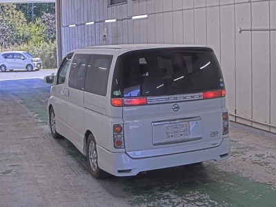 NISSAN ELGRAND